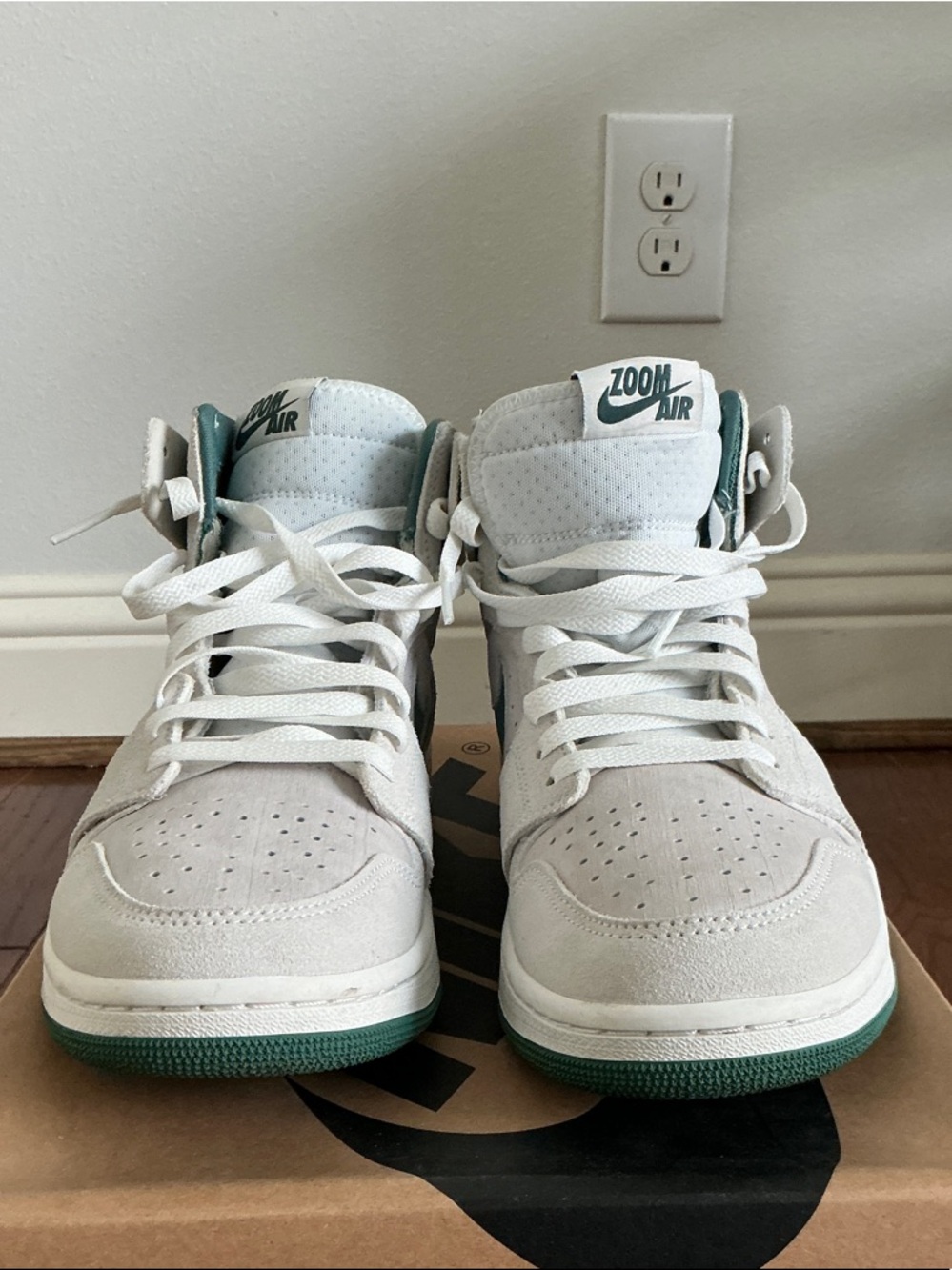 Nike Men’s Air Jordan 1 High Zoom Air CMFT 2 - 9 - Pre-Owned with Box